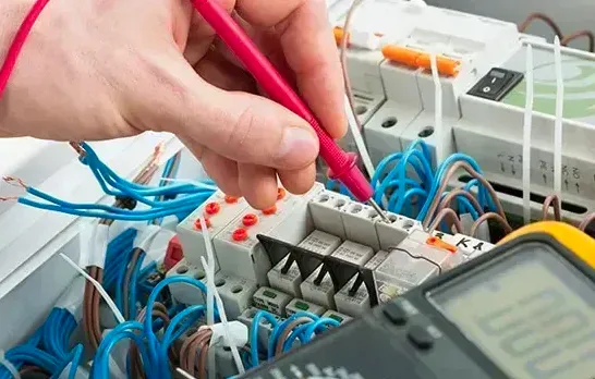Professional electrician in Hanworth